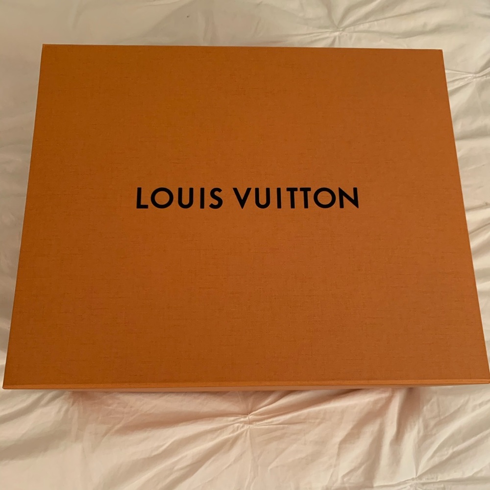 Authentic Louis Vuitton large box brand new